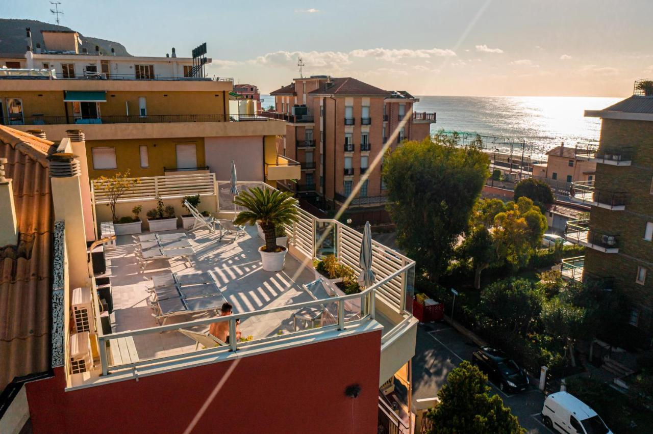 Ligure Residence Pietra Ligure Exterior foto