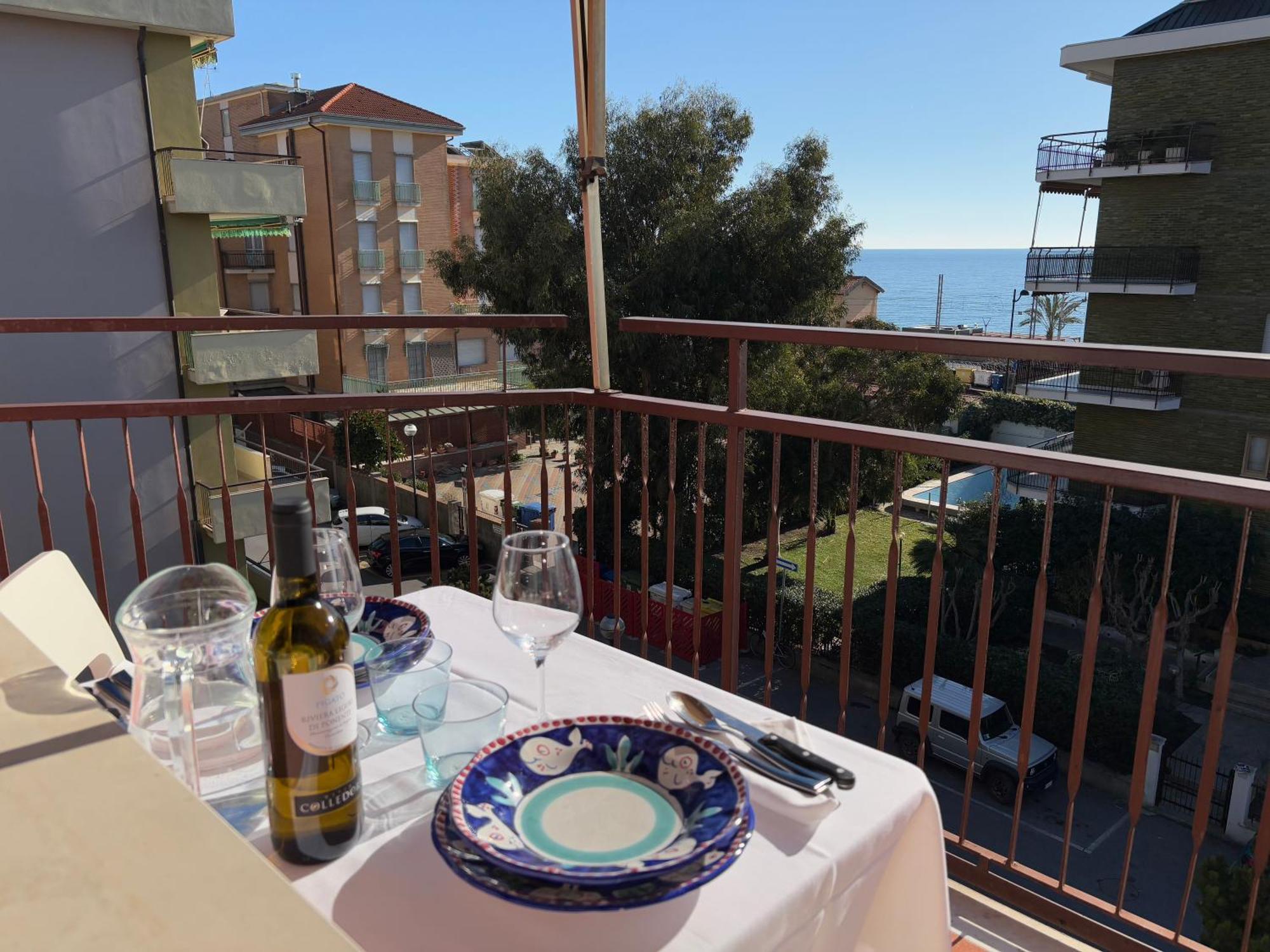 Ligure Residence Pietra Ligure Exterior foto